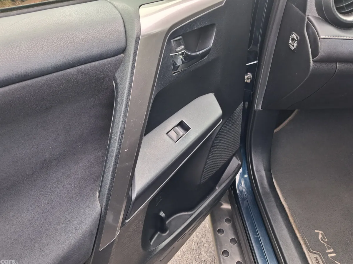 Toyota RAV4 SUV, Petrol Hybrid, 2017, Blue