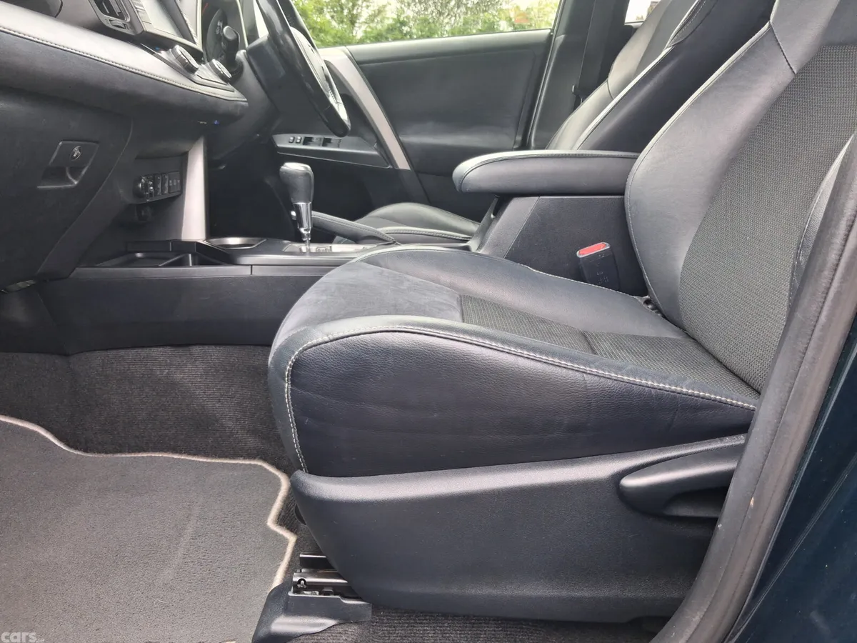 Toyota RAV4 SUV, Petrol Hybrid, 2017, Blue