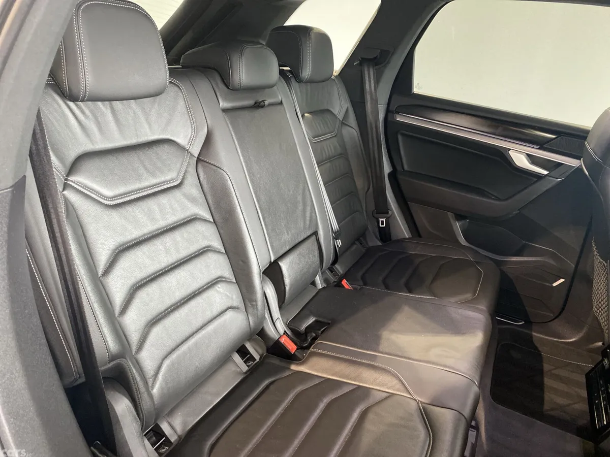 Volkswagen Touareg SUV, Diesel, 2021, Black