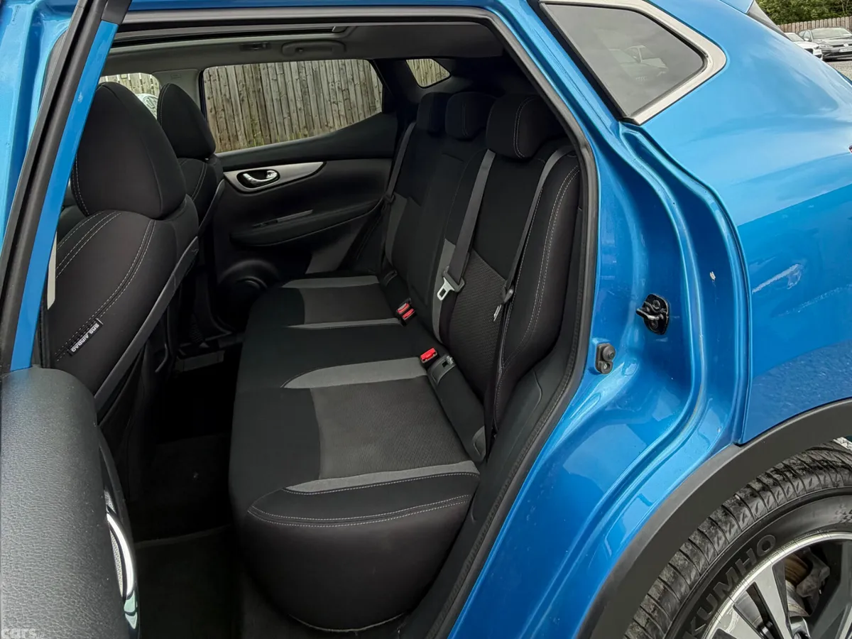 Nissan Qashqai Hatchback, Diesel, 2019, Blue