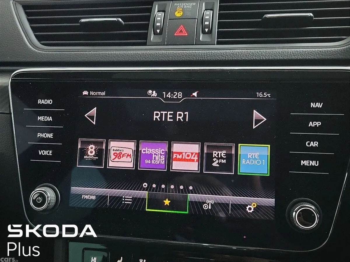 Skoda Superb Saloon, Diesel, 2023, Grey