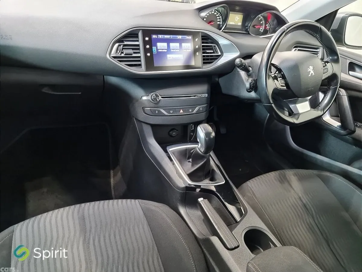 Peugeot 308 Hatchback, Petrol, 2017, Grey