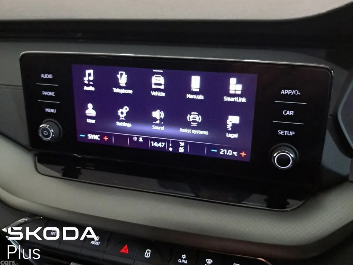 Skoda Octavia Saloon, Petrol, 2023, Grey