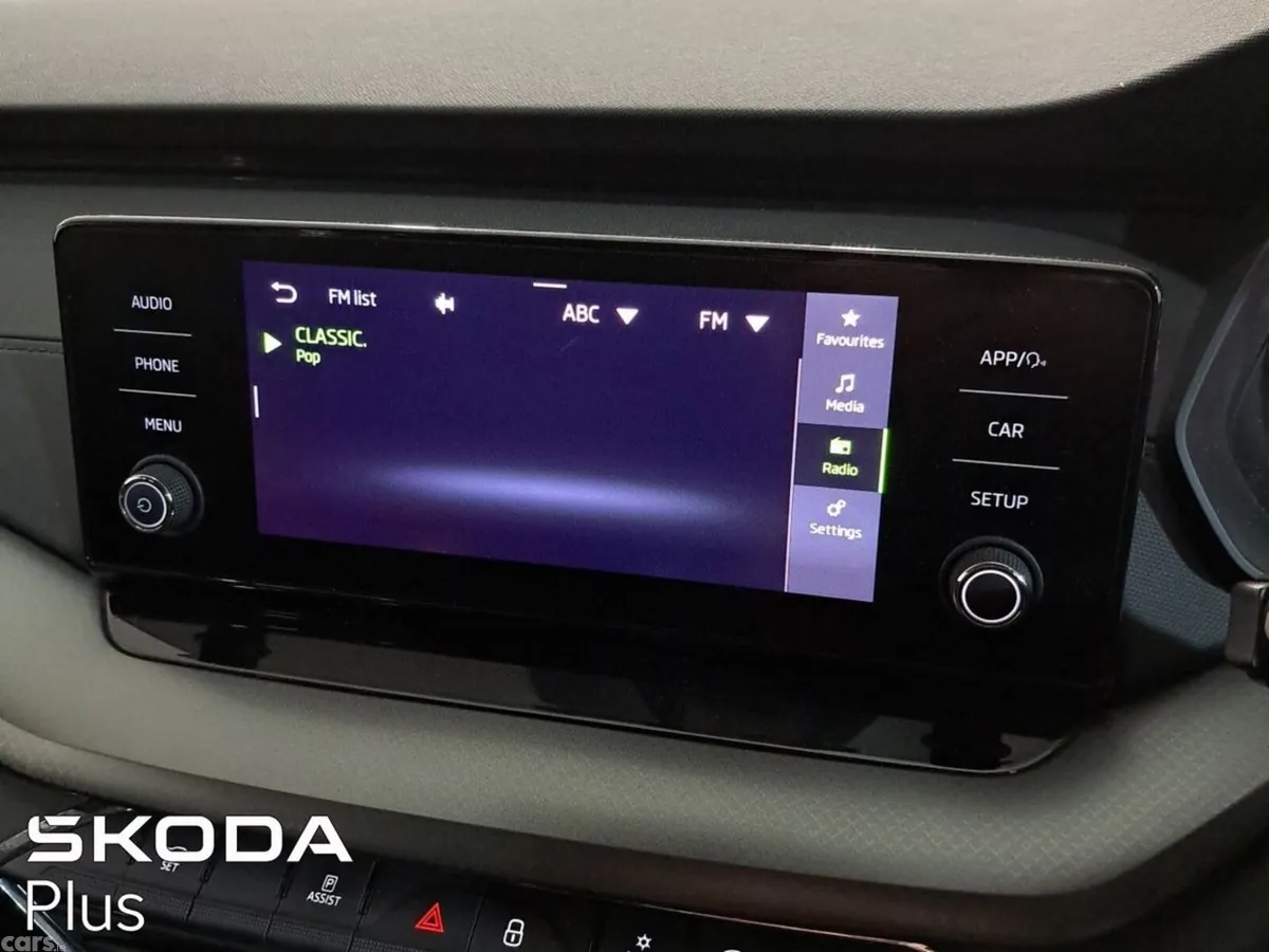 Skoda Octavia Saloon, Petrol, 2023, Grey