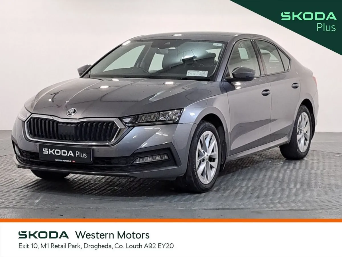 Skoda Octavia Saloon, Petrol, 2023, Grey
