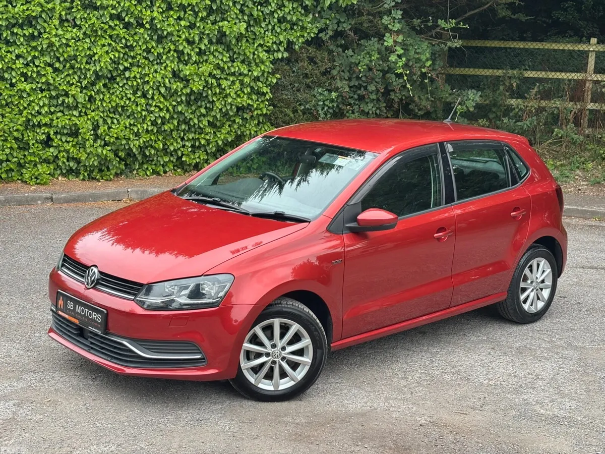 Volkswagen Polo Hatchback, Petrol, 2015, Red