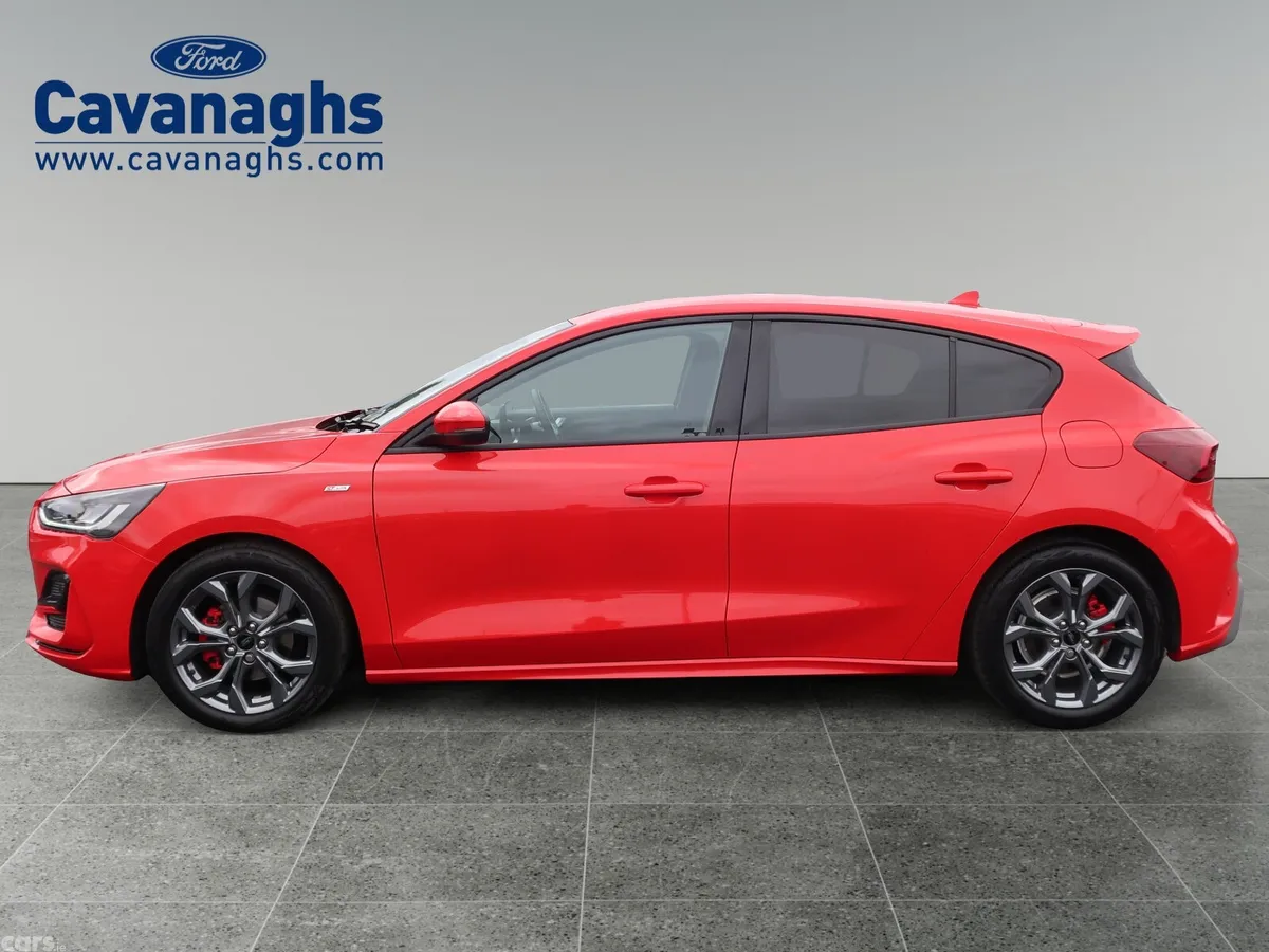 Ford Focus Hatchback, Petrol, 2025, Red