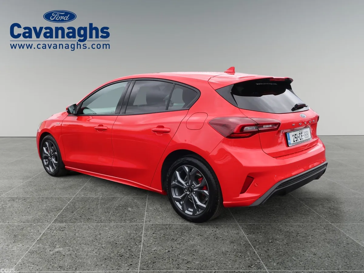 Ford Focus Hatchback, Petrol, 2025, Red