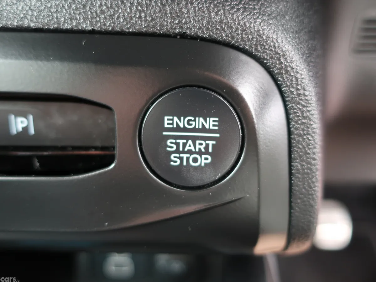 Ford Focus Hatchback, Petrol, 2025, Red