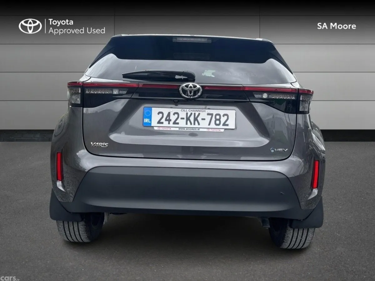 Toyota Yaris Cross Hatchback, Petrol Hybrid, 2024, Grey