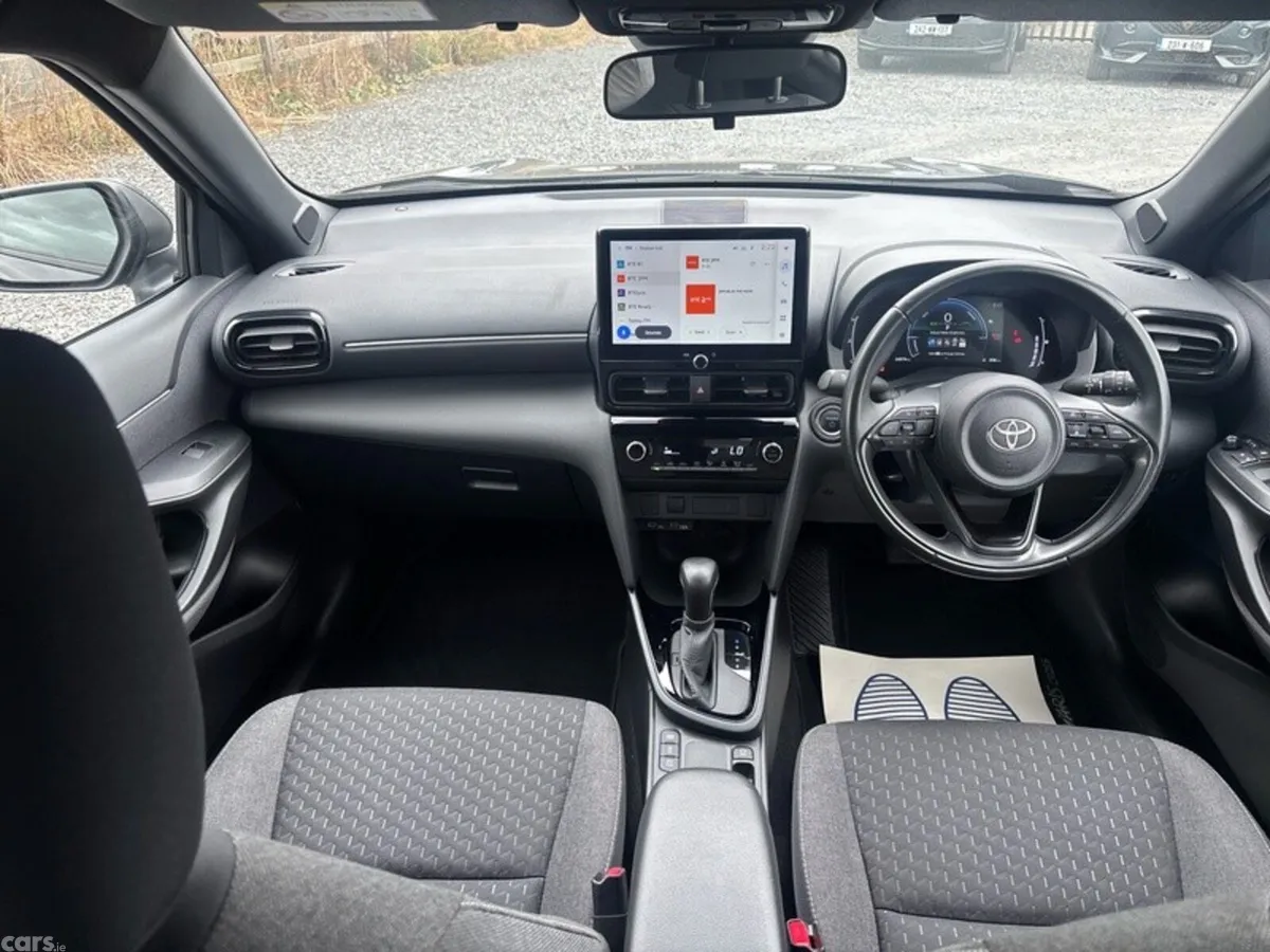 Toyota Yaris Cross Hatchback, Petrol Hybrid, 2024, Grey