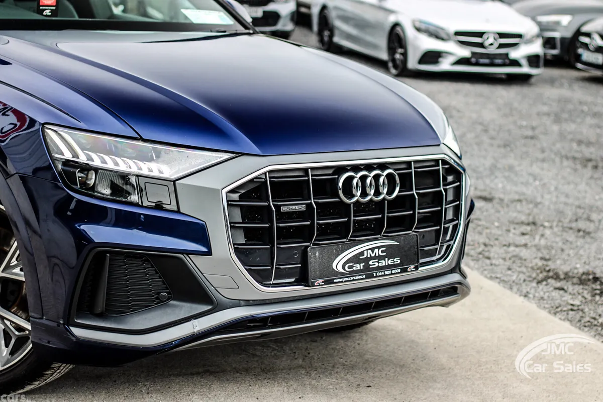 Audi Q8 Hatchback, Diesel, 2019, Blue