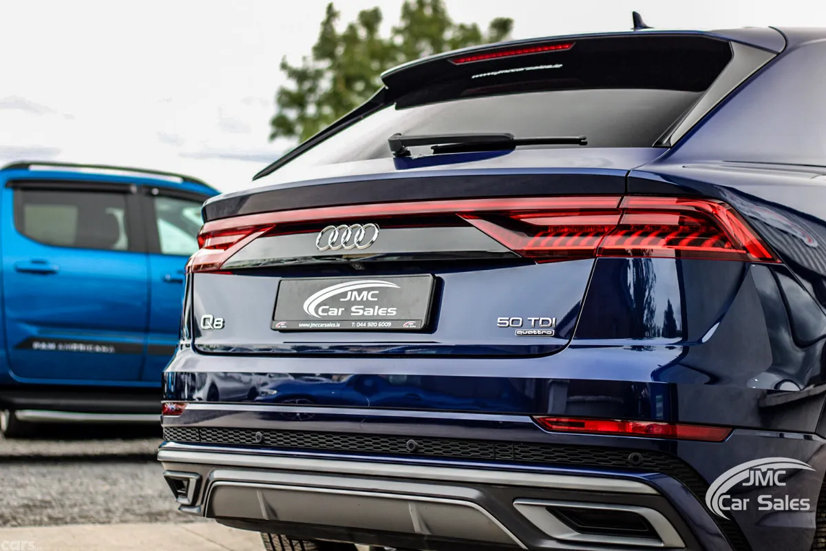 Audi Q8 Hatchback, Diesel, 2019, Blue