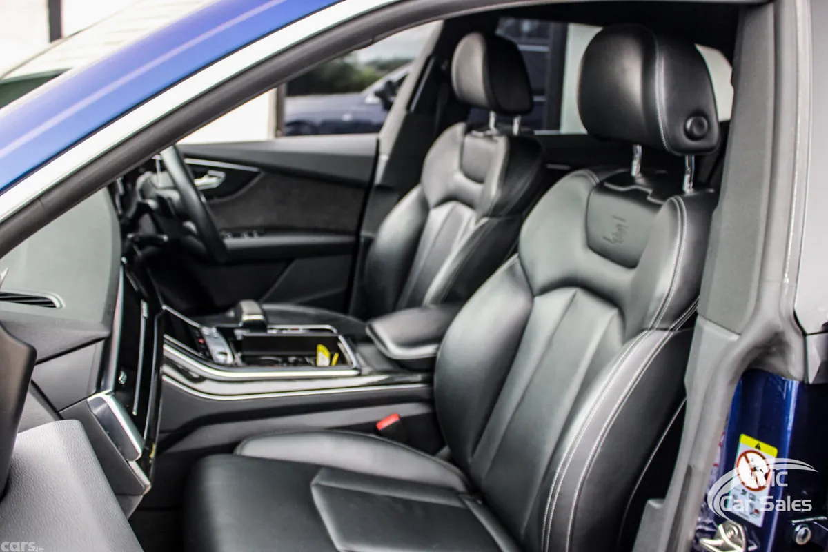 Audi Q8 Hatchback, Diesel, 2019, Blue