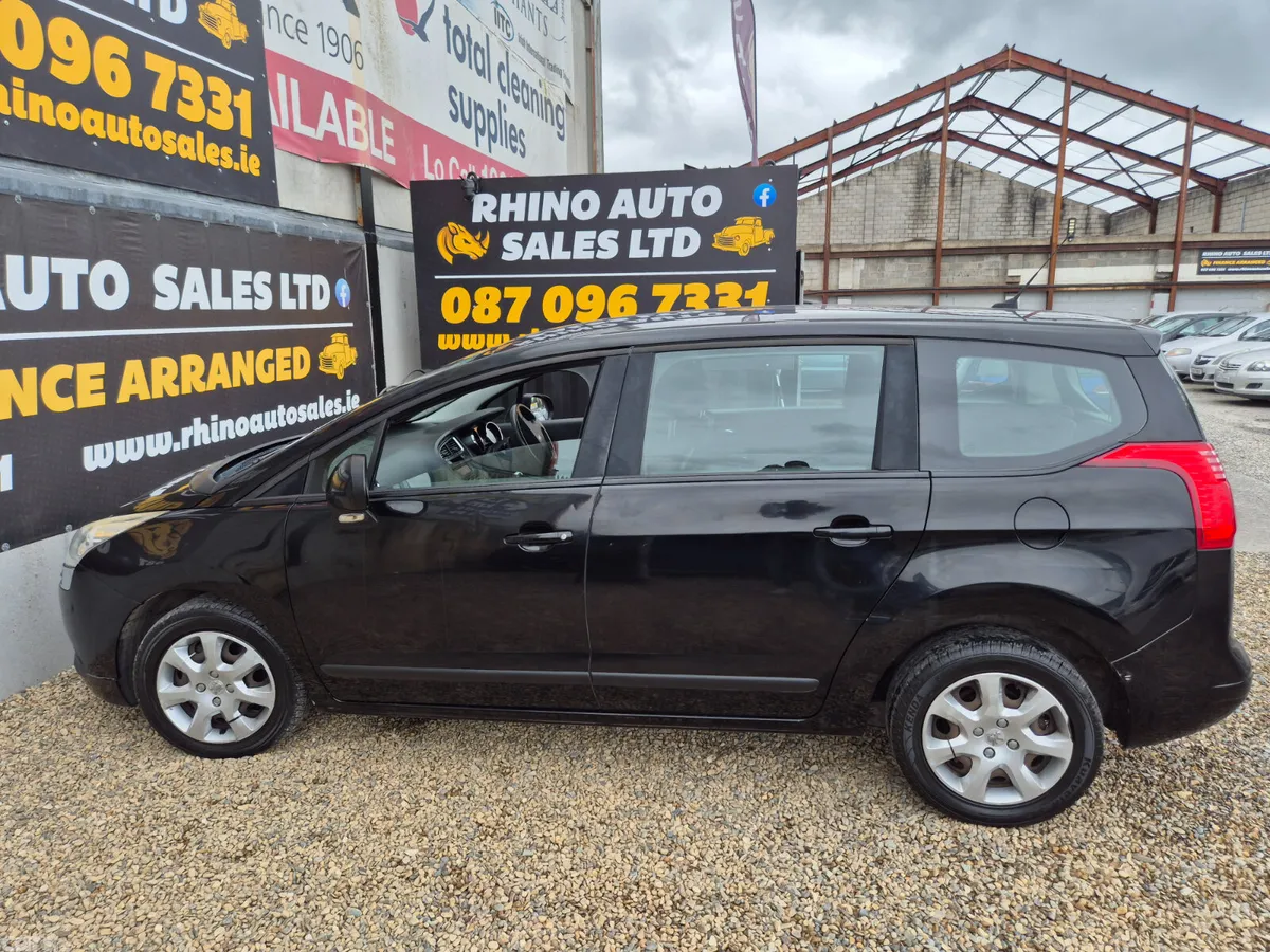 Peugeot 5008 MPV, Diesel, 2012, Black