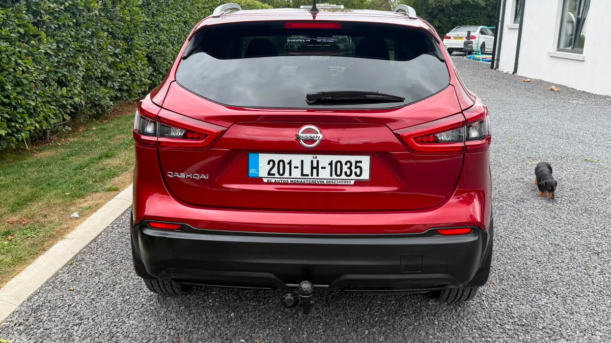 Nissan Qashqai MPV, Diesel, 2020, Red