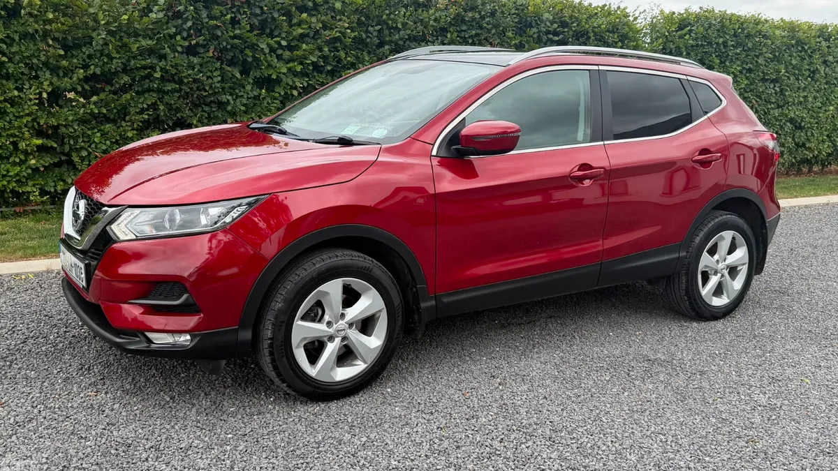 Nissan Qashqai MPV, Diesel, 2020, Red