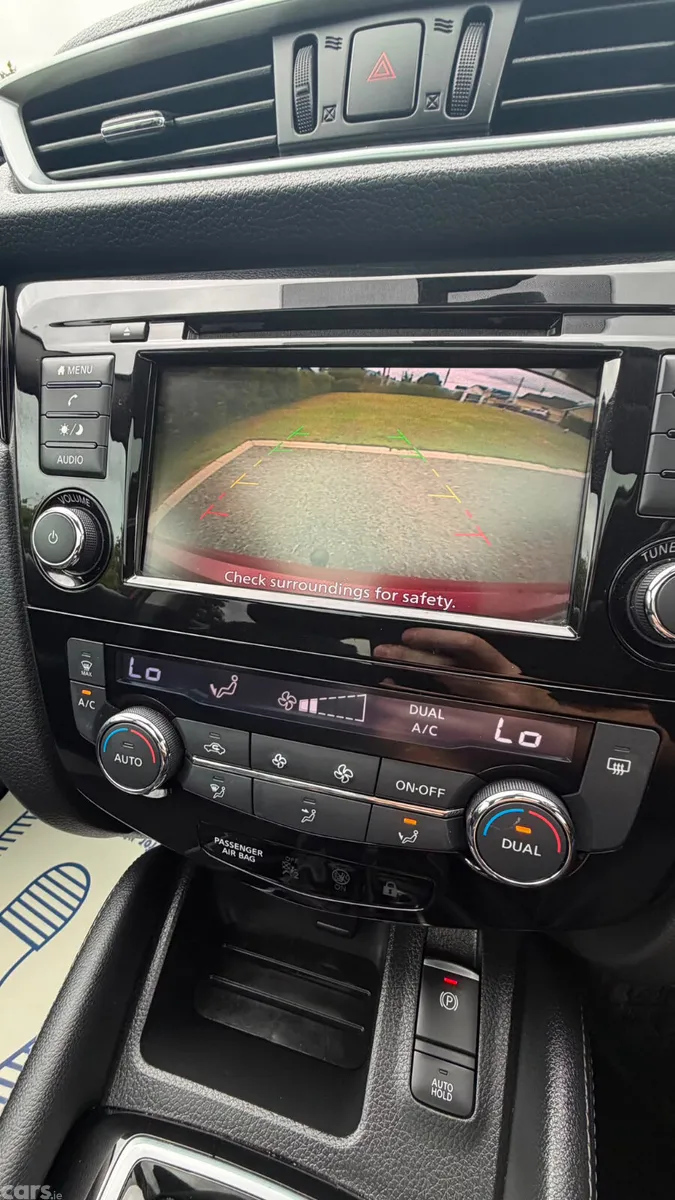 Nissan Qashqai MPV, Diesel, 2020, Red