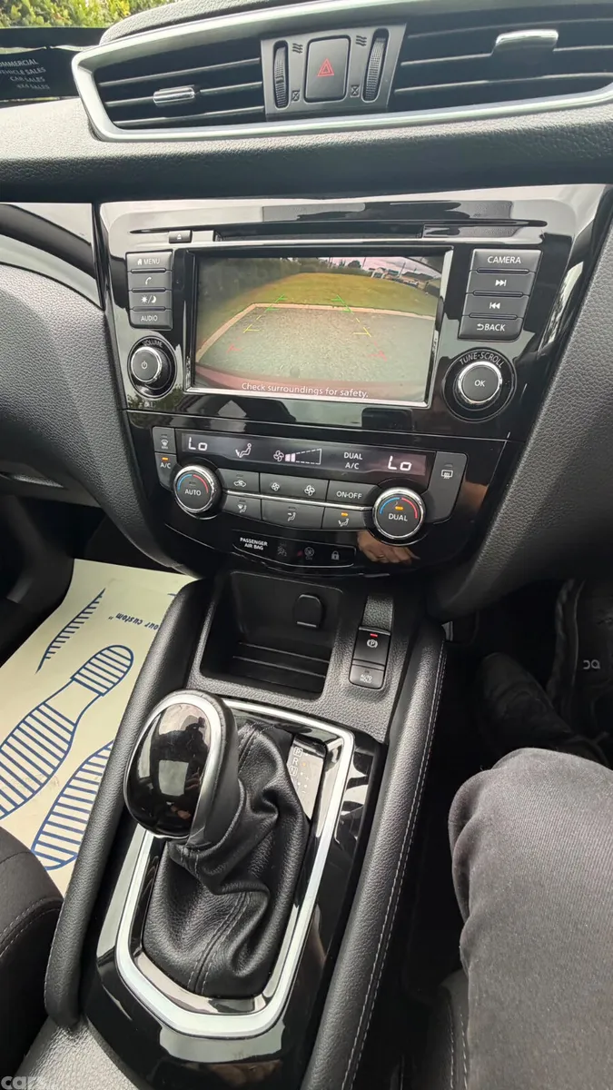 Nissan Qashqai MPV, Diesel, 2020, Red