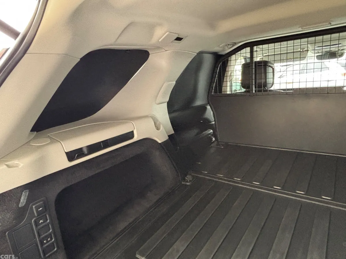 Land Rover Discovery Van, Diesel, 2022, Grey