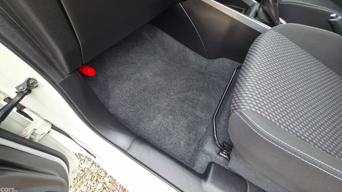Suzuki Swift Hatchback, Petrol Hybrid, 2017, White