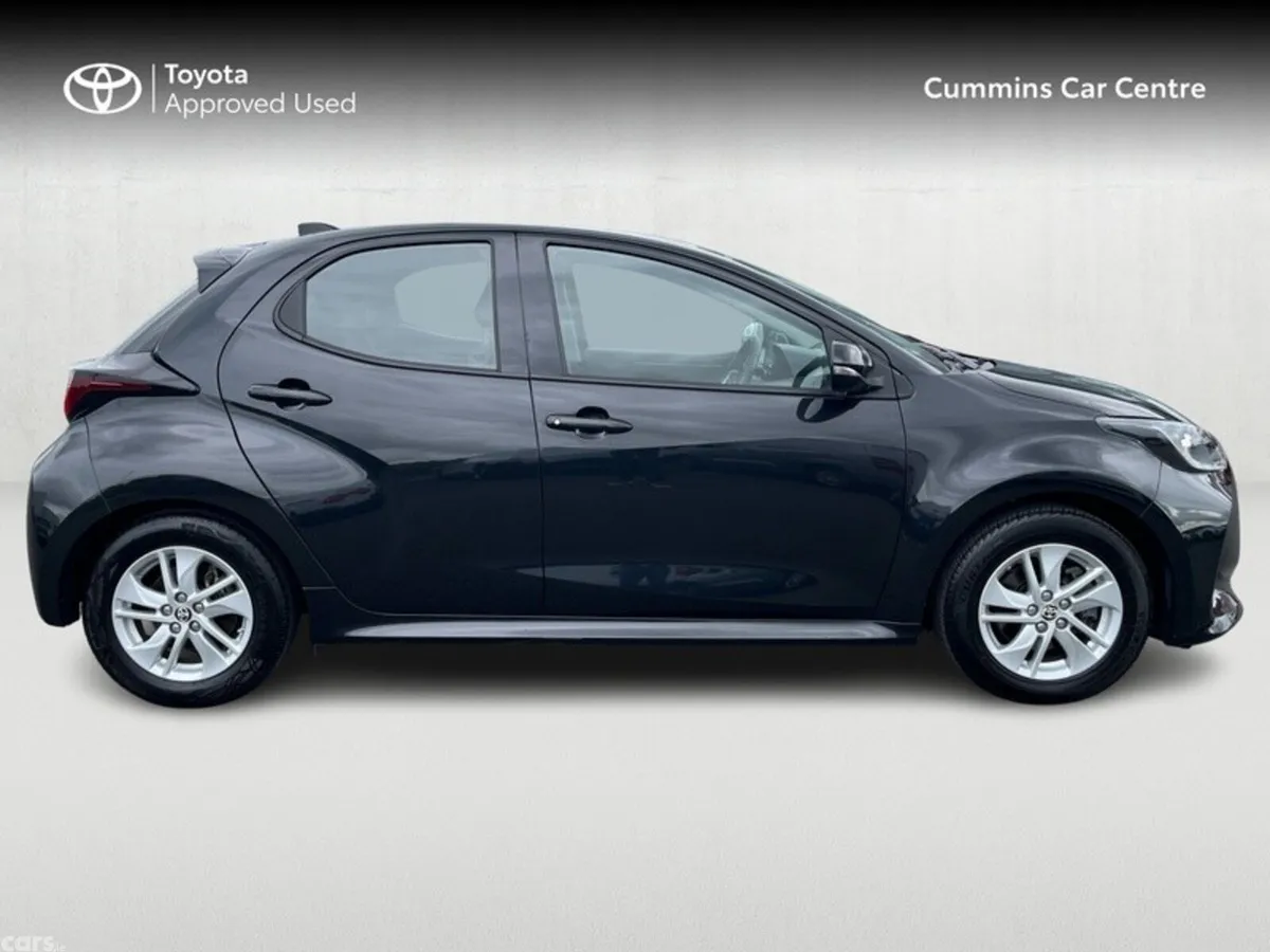Toyota Yaris Hatchback, Petrol Hybrid, 2023, Black