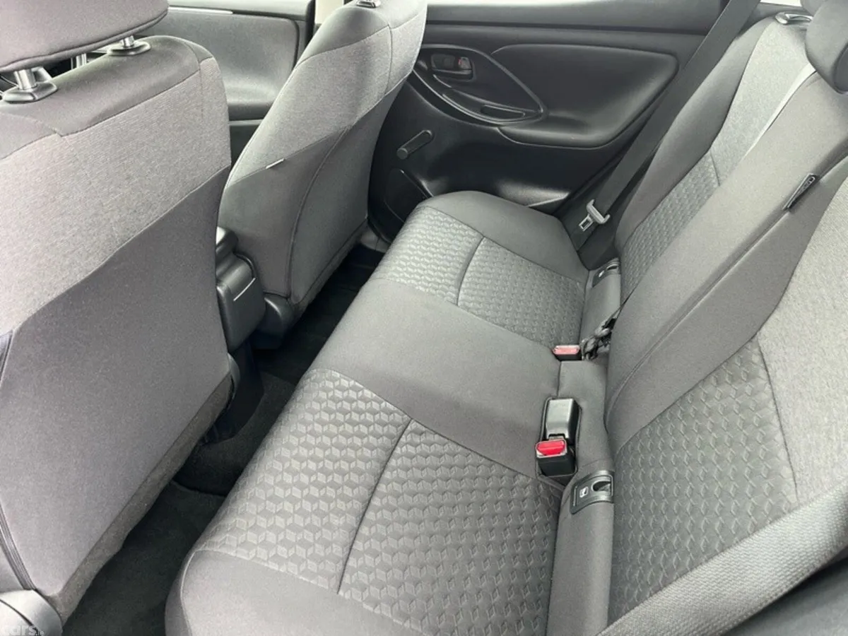 Toyota Yaris Hatchback, Petrol Hybrid, 2023, Black