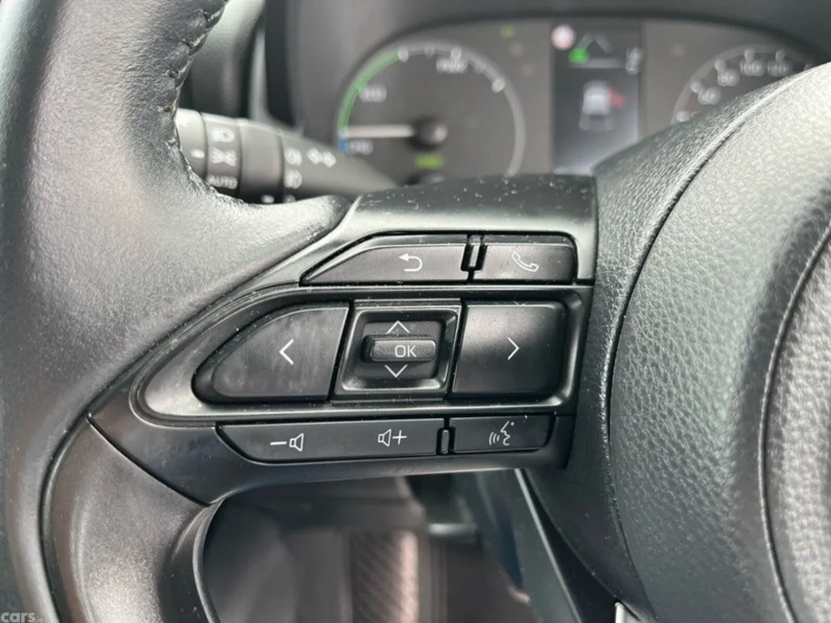 Toyota Yaris Hatchback, Petrol Hybrid, 2023, Black