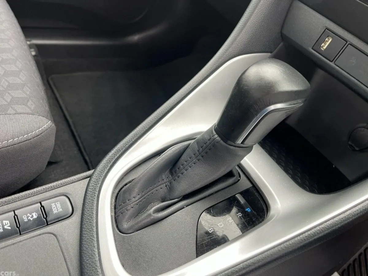 Toyota Yaris Hatchback, Petrol Hybrid, 2023, Black