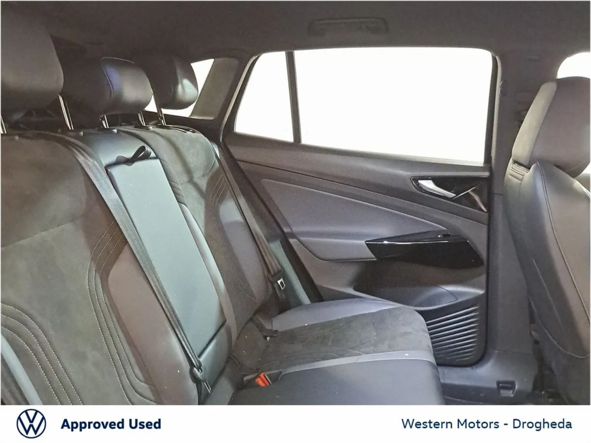 Volkswagen ID.4 SUV, Electric, 2023, Black