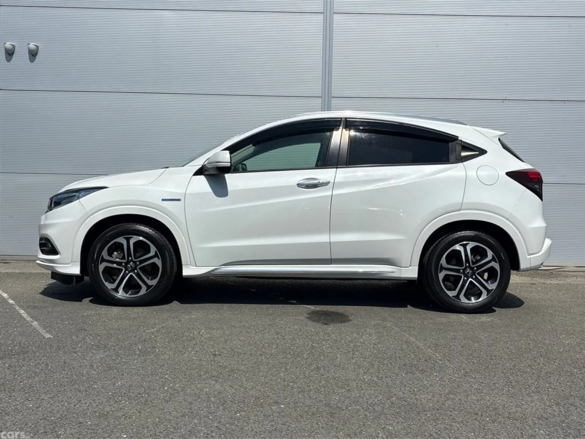 Honda Vezel Hatchback, Petrol Hybrid, 2019, White