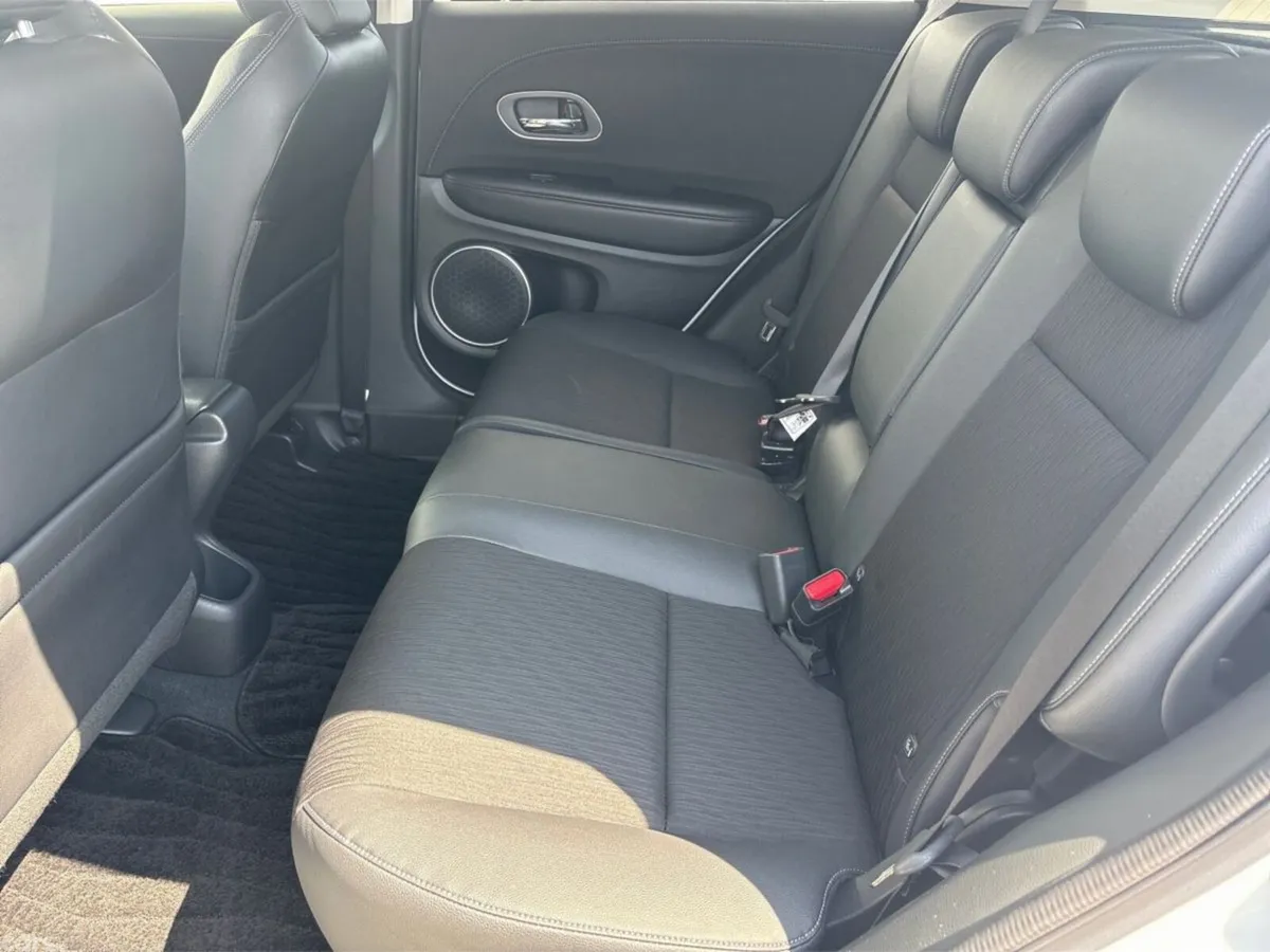 Honda Vezel Hatchback, Petrol Hybrid, 2019, White