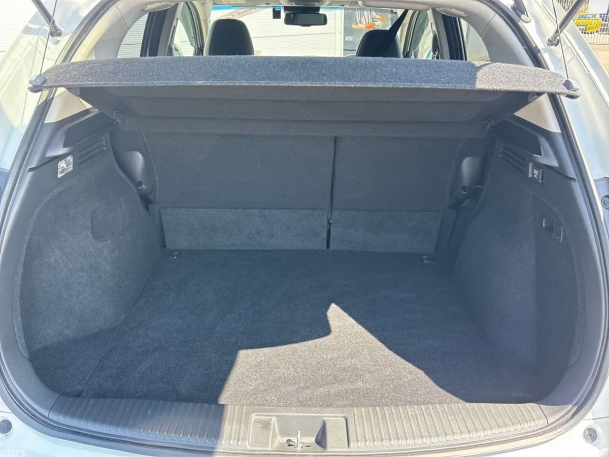 Honda Vezel Hatchback, Petrol Hybrid, 2019, White
