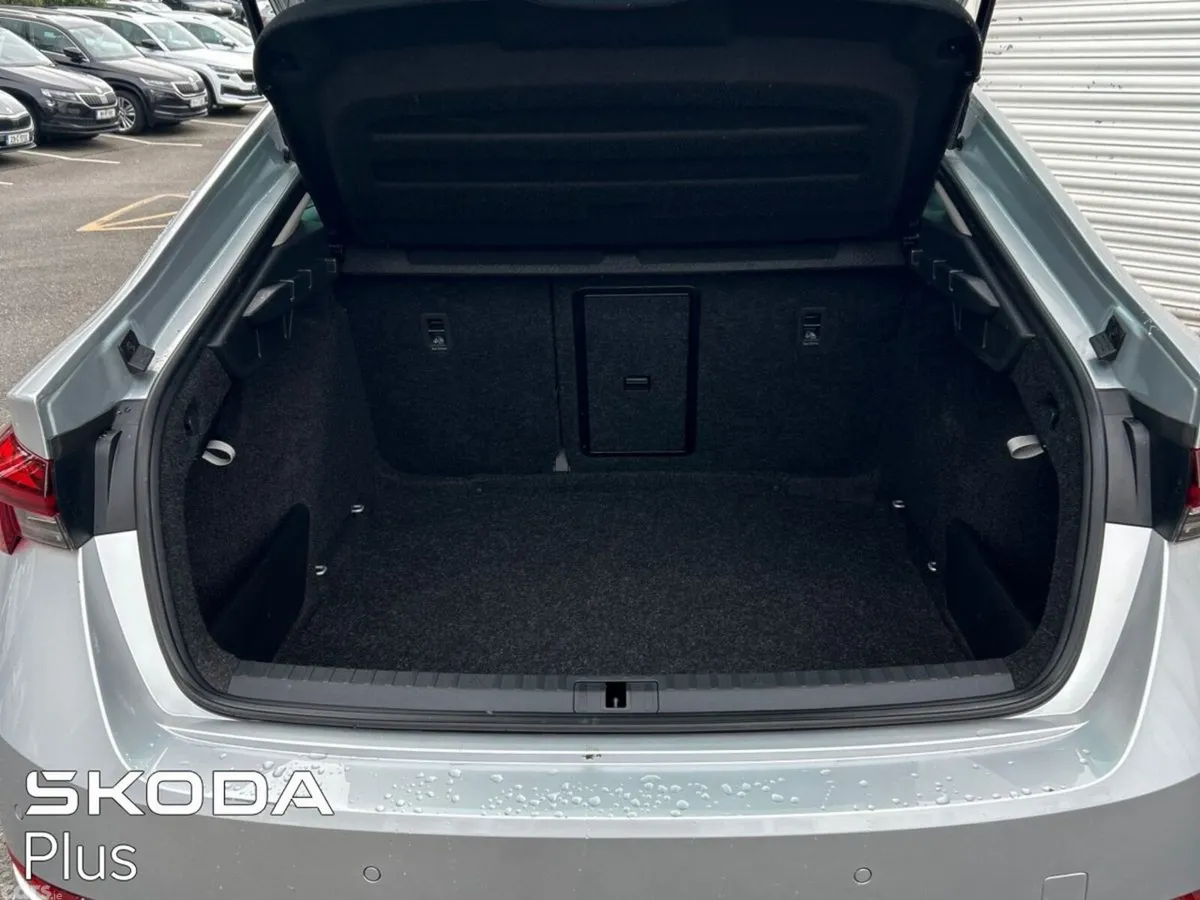 Skoda Octavia Saloon, Diesel, 2024, Silver