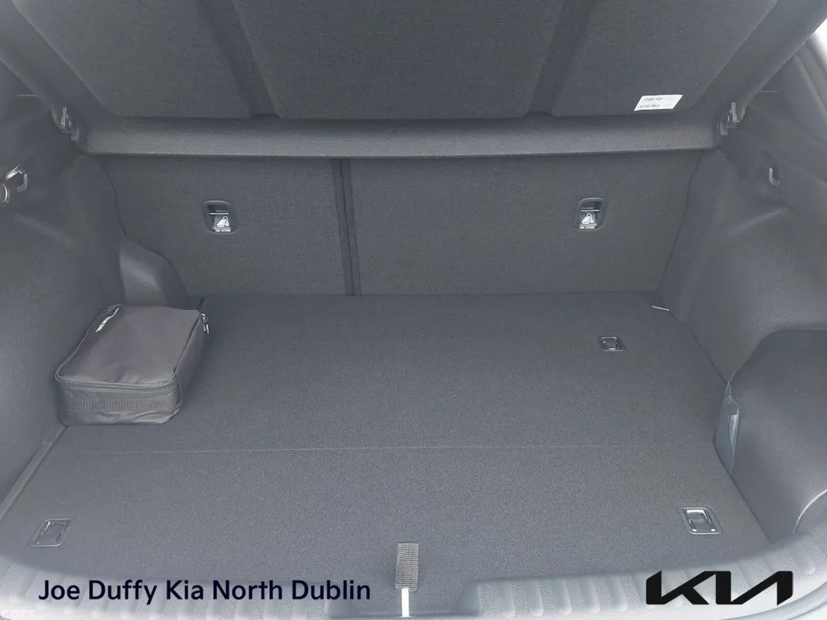 Kia XCeed Hatchback, Petrol Plug-in Hybrid, 2024, White