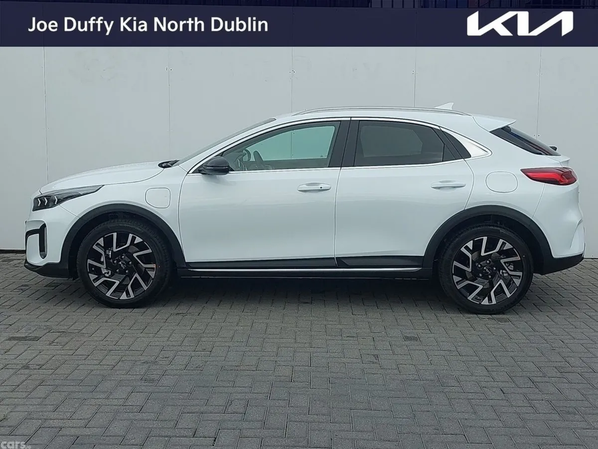 Kia XCeed Hatchback, Petrol Plug-in Hybrid, 2024, White