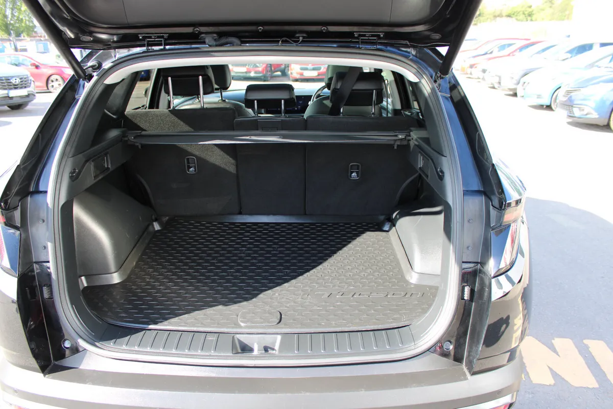 Hyundai Tucson SUV, Petrol Plug-in Hybrid, 2025, Black