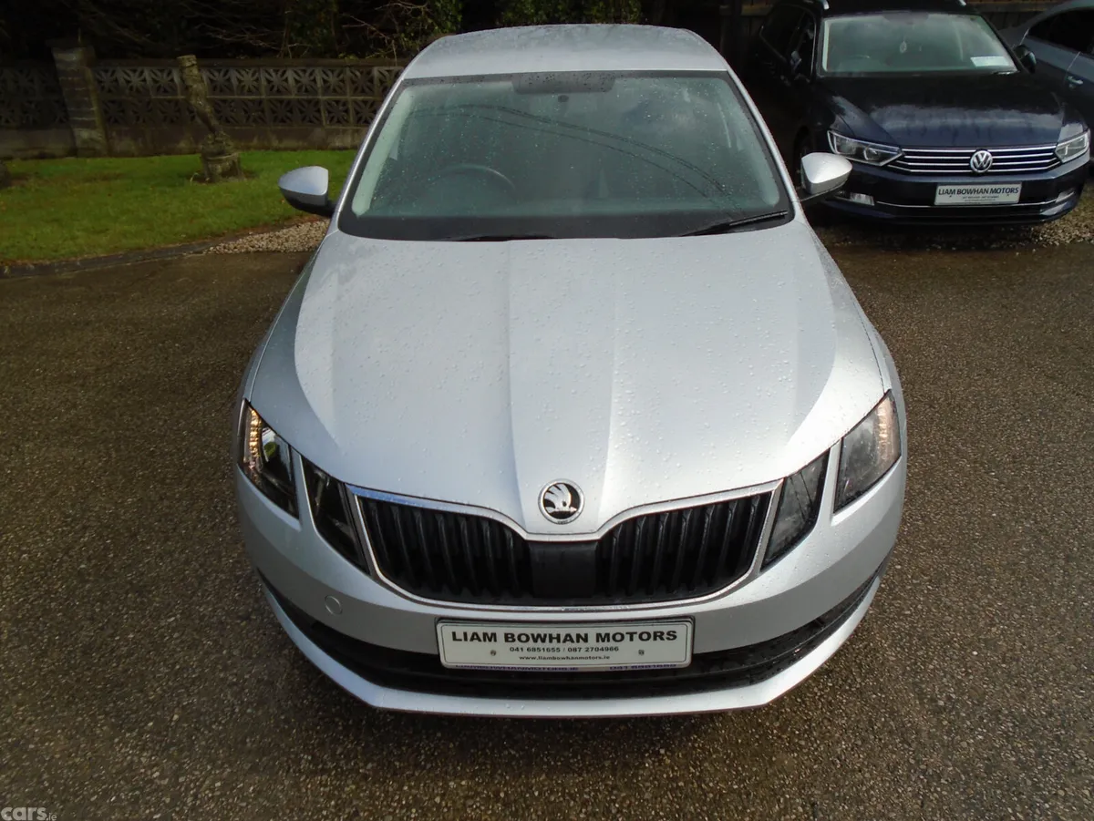 Skoda Octavia Saloon, Diesel, 2019, Grey