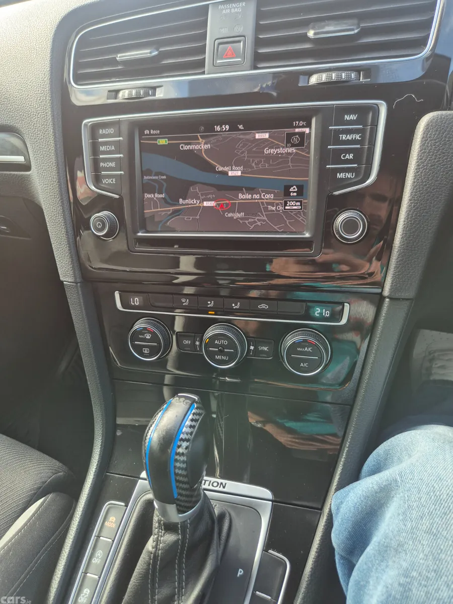 Volkswagen Golf Hatchback, Petrol, 2015, Blue