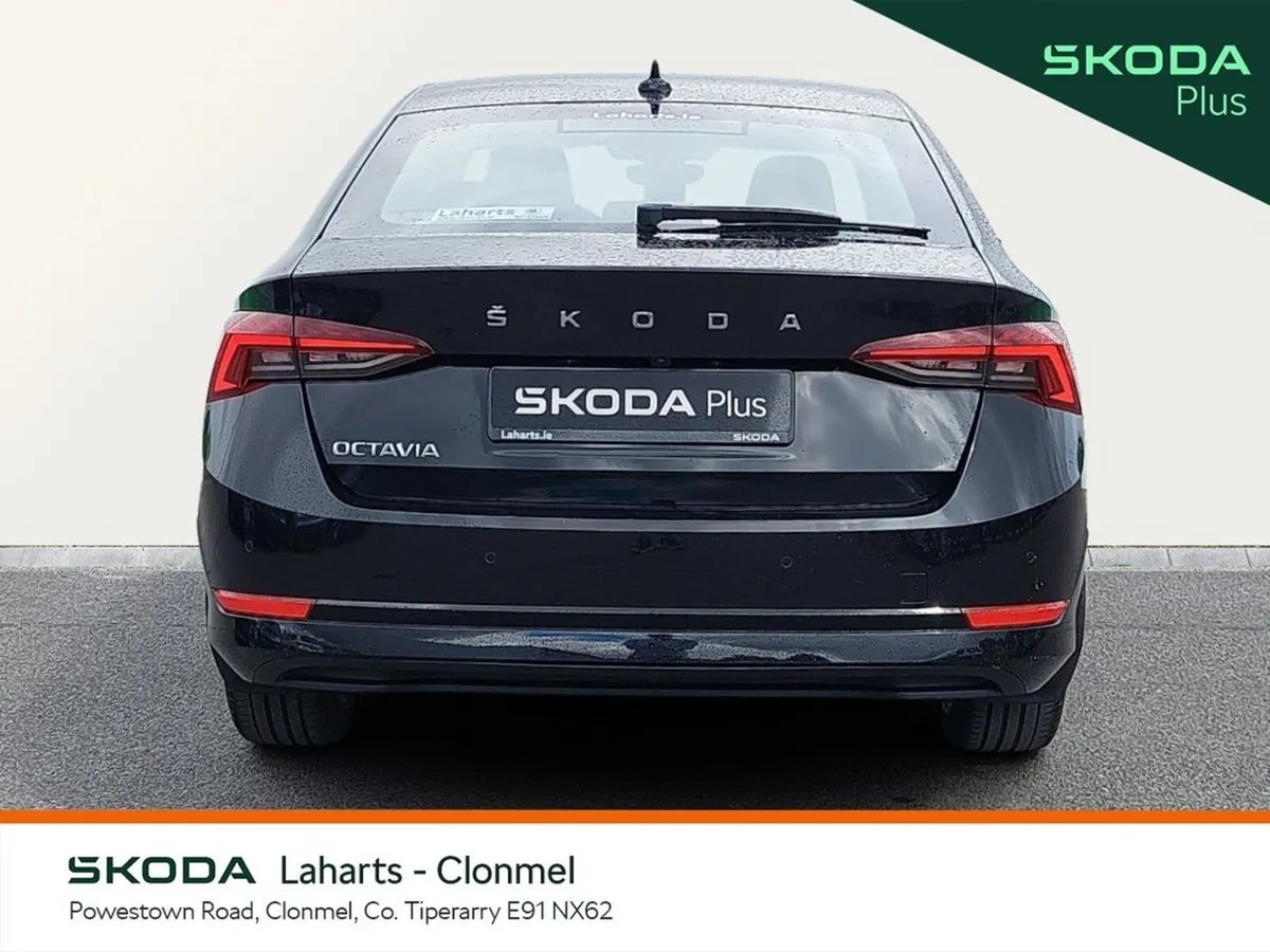 Skoda Octavia Saloon, Diesel, 2023, Black