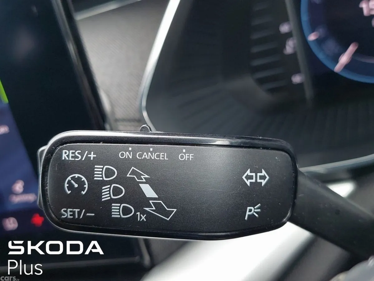 Skoda Octavia Saloon, Diesel, 2023, Black