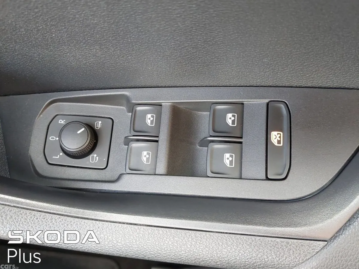 Skoda Karoq SUV, Diesel, 2023, Blue