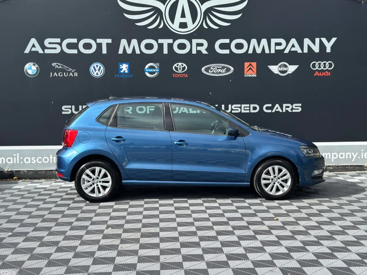 Volkswagen Polo Hatchback, Petrol, 2017, Blue