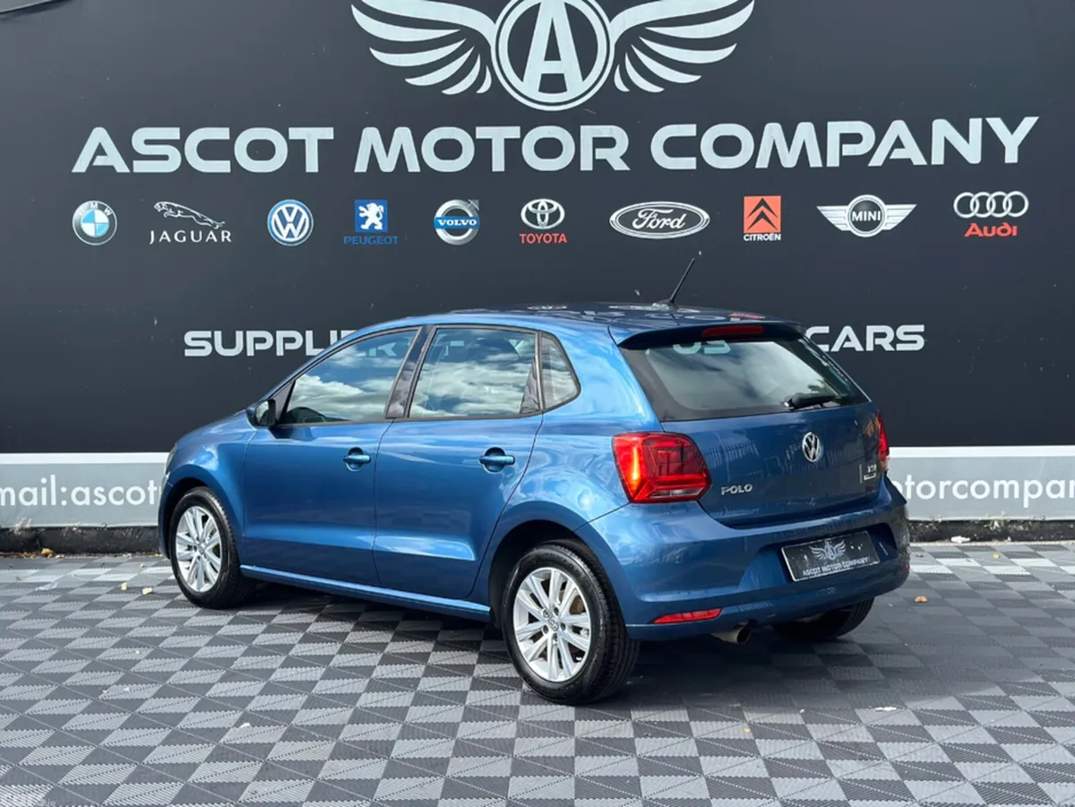 Volkswagen Polo Hatchback, Petrol, 2017, Blue