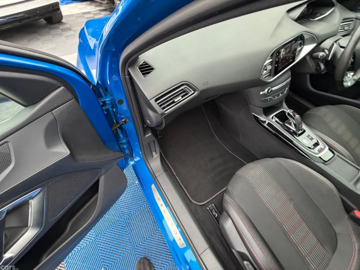 Peugeot 308 Estate, Diesel, 2021, Blue