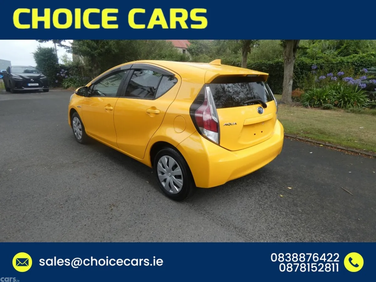 Toyota Aqua Hatchback, Petrol Hybrid, 2015, Yellow