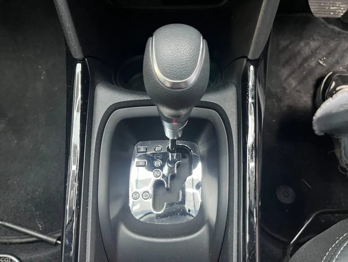 Peugeot 2008 SUV, Petrol, 2017, White