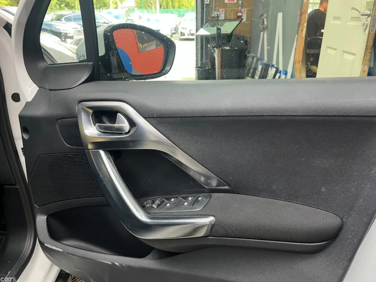 Peugeot 2008 SUV, Petrol, 2017, White