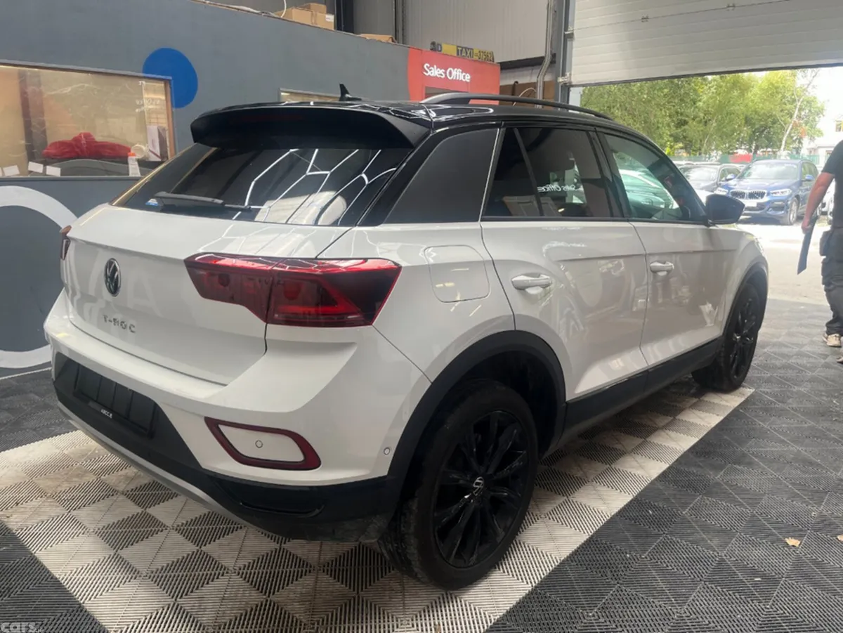 Volkswagen T-Roc SUV, Unknown, 2024, White