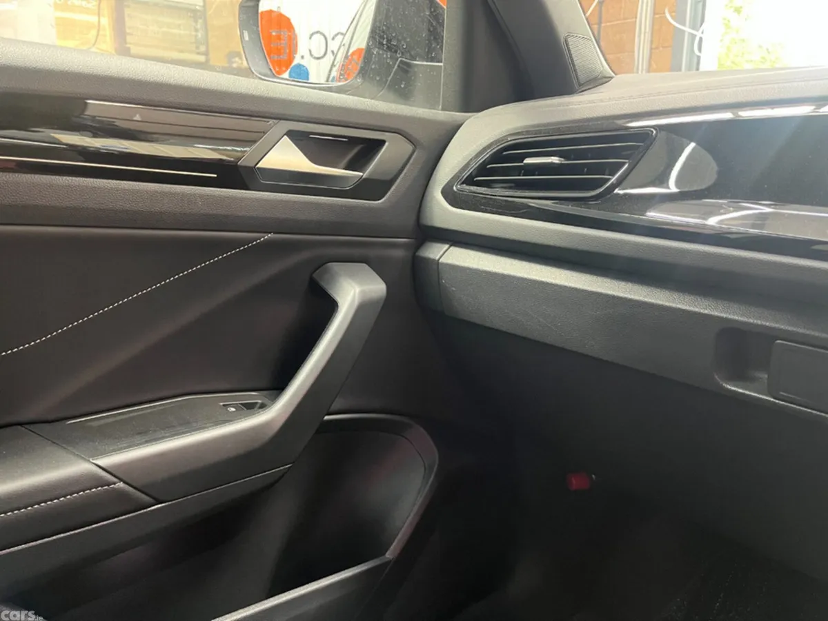 Volkswagen T-Roc SUV, Unknown, 2024, White